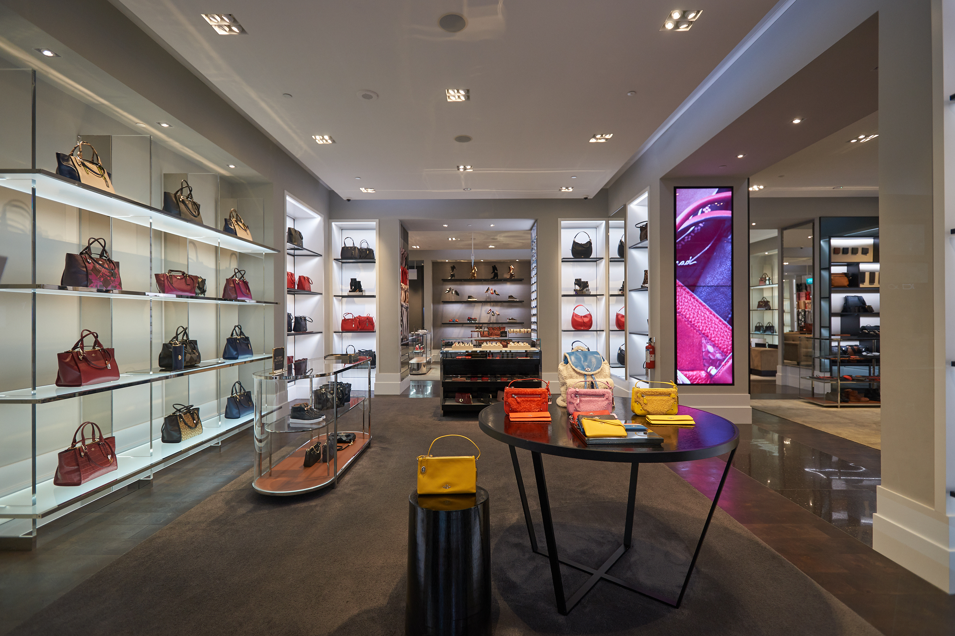 Elevating Retail Experiences: Top Tech for in-store experiences